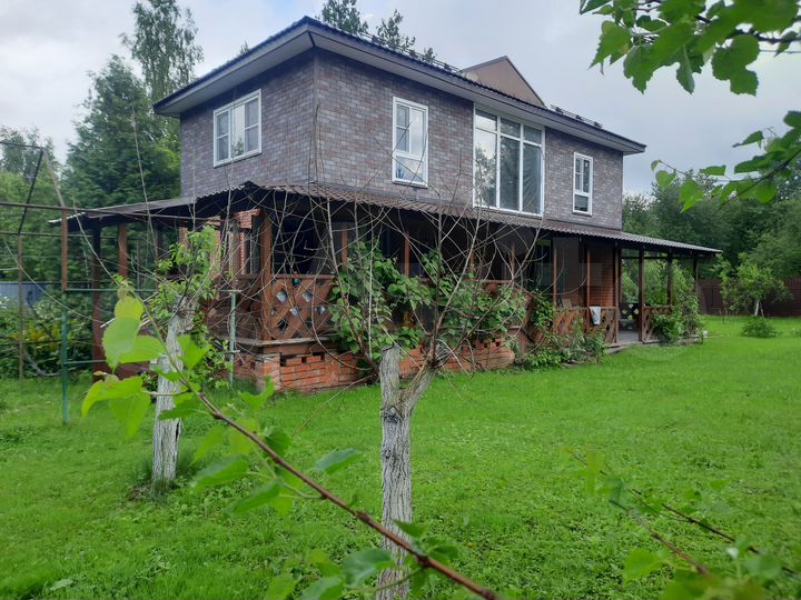 Дача 222 м² на участке 10,5 сот.