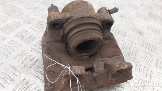 Суппорт тормозной передний правый land rover freel