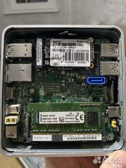 Продaм мини компьютeр Intеl NUC D54250wyкh