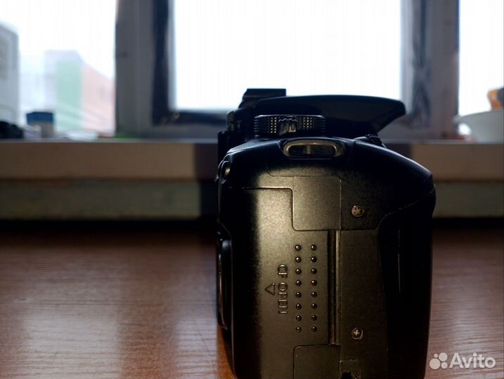 Зеркальный фотоаппарат Canon EOS 350D