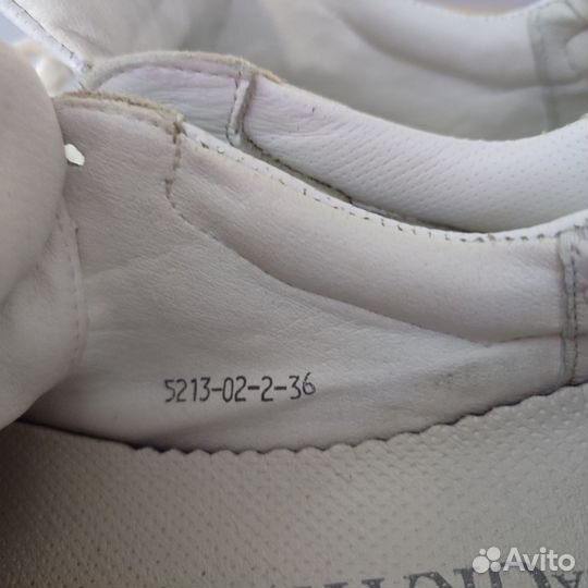 Кроссовки женские