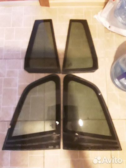 Задние боковые стекла BMW X3, E83