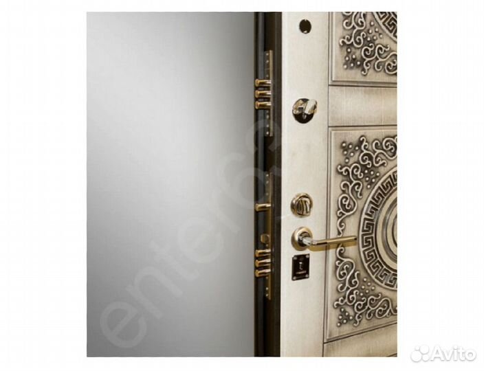 Входная дверь (отделка на выбор)