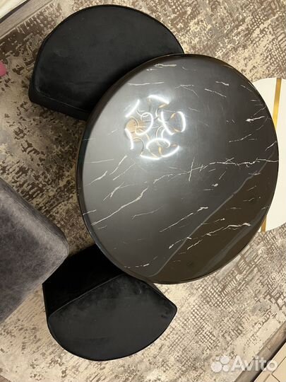 Столилики двойные с пуфами