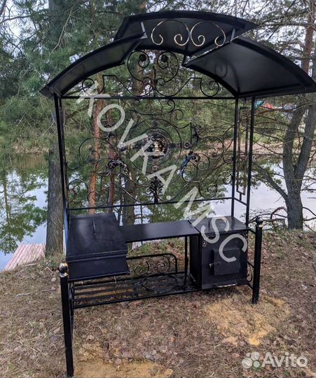 Мангал с крышей