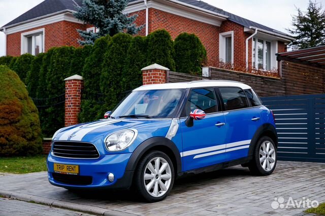 Аренда ярко-синего Mini Cooper Countryman