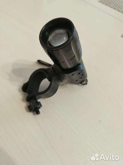 Фонарь для велосипеда с креплением