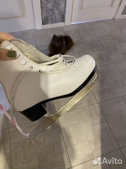 Коньки фигурные р.29