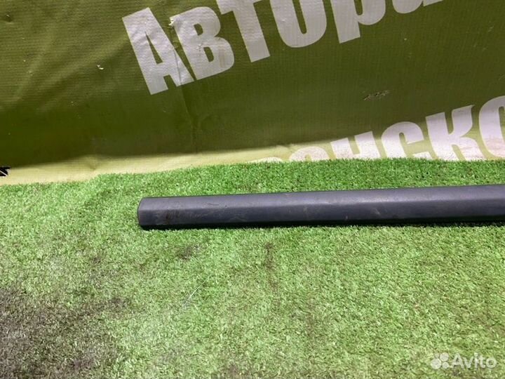 Молдинг двери передний Renault Logan LS0