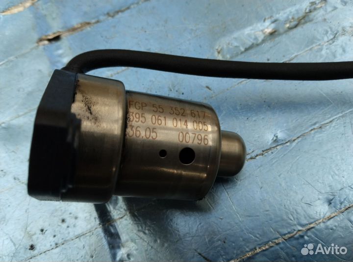 Датчик уровня масла Opel / Fiat / 55352617