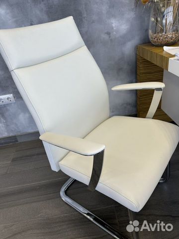 Офисные кожаные кресла бу