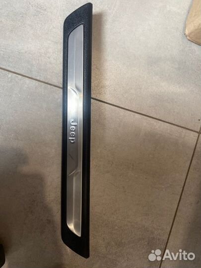 Накладка на порог внутренняя передняя правая Jeep