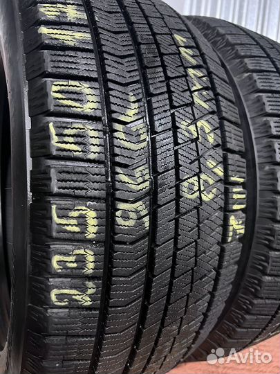 Bridgestone Blizzak VRX2 235/50 R17 96Q