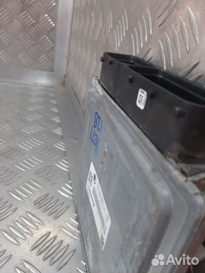 Блок управления двигателем Skoda Yeti 5L CBZ 2013