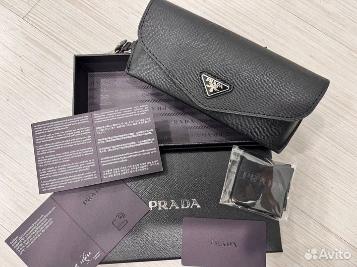 Брендовый футляр для очков Не для продажи