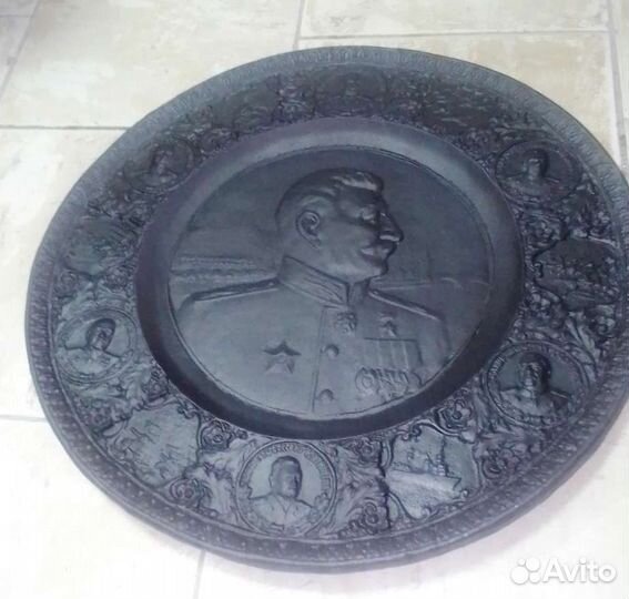 Чугунное панно.Сталин с маршалами