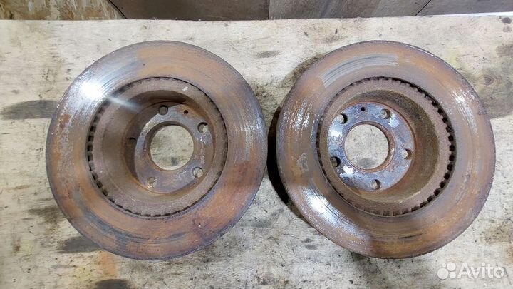 Диск тормозной передний вентилируемый Passat B5