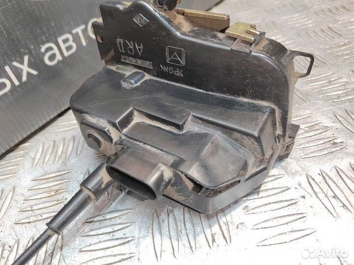 Замок двери задний правый Renault Megane 2 седан