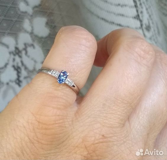 585 кольцо р.16 нат танзанит 0,241ct и брилл белое