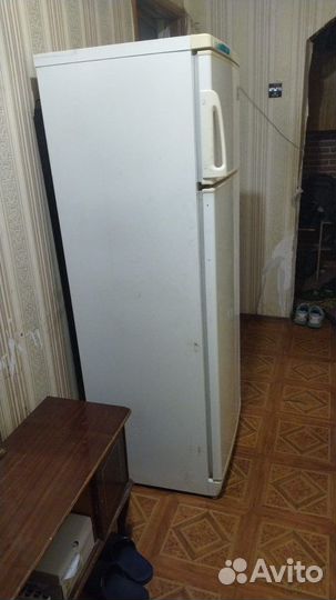 Холодильник бу стинол