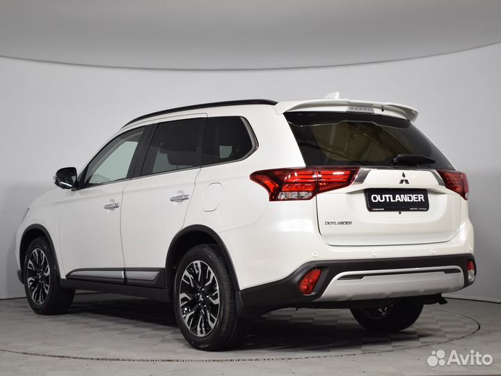 Mitsubishi Outlander, 2022