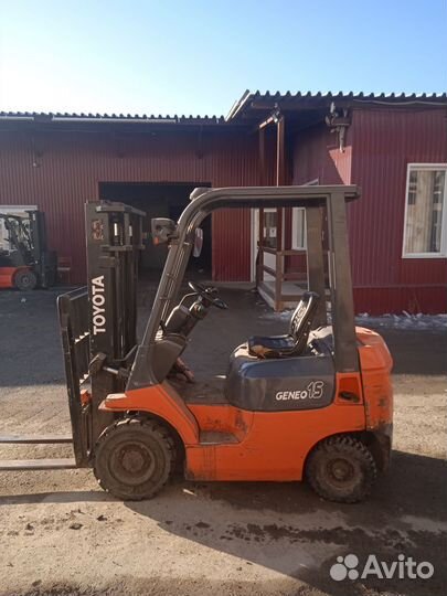 Вилочный погрузчик Toyota 02-7FD15, 2006