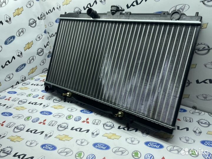 Радиатор охлаждения Nissan Primera P12 2.0 AT