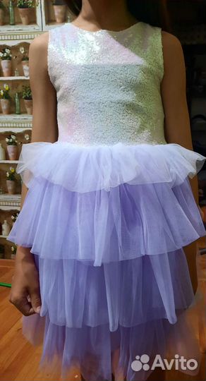 Нарядное платье размер 134
