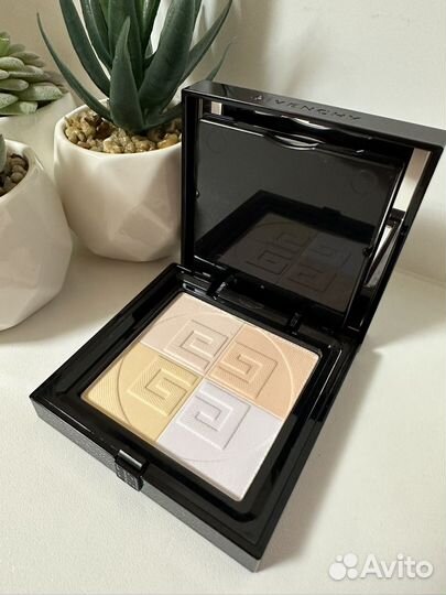 Givenchy Матирующая компактная пудра для лица