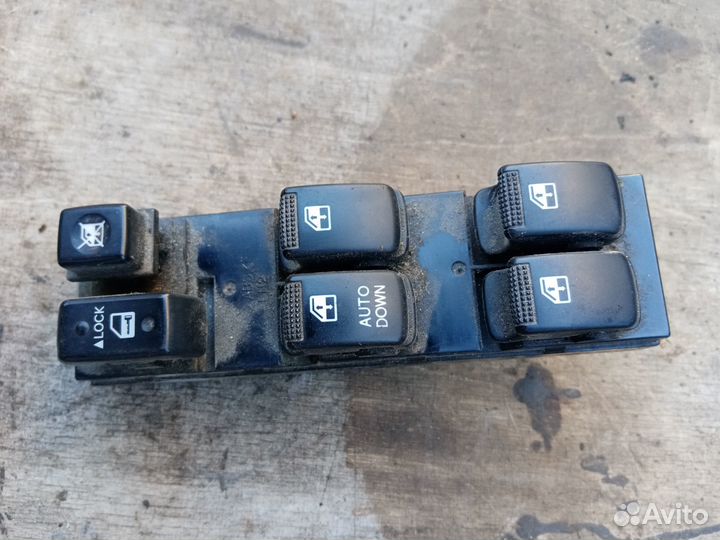 Блок стеклоподъемников Хендай Туксон 2008 год