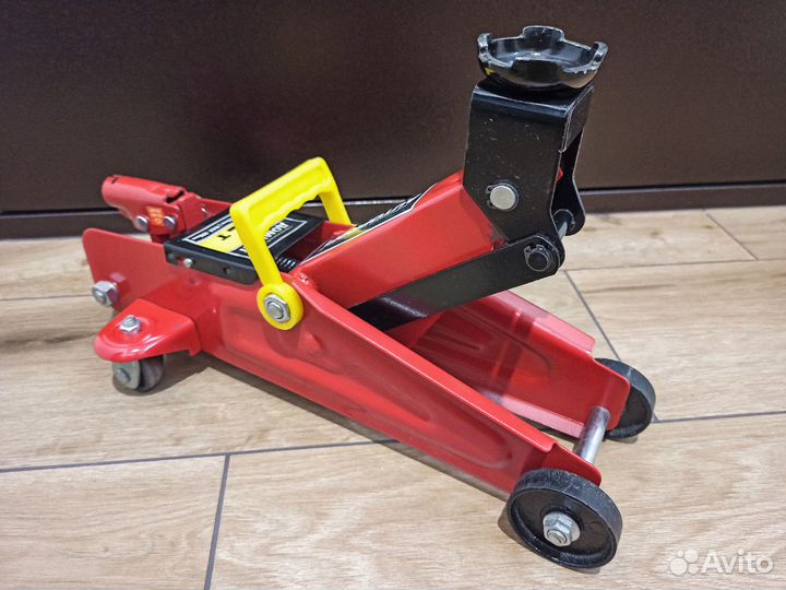 Домкрат гидравлический autoprofi DP-17K