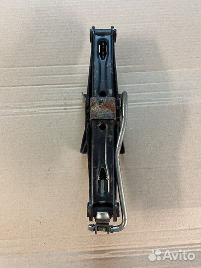 Ящик для инструментов с домкратом Peugeot 308