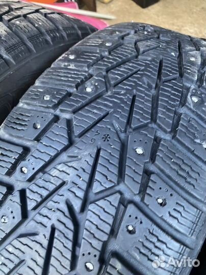 Nokian Tyres Hakkapeliitta 7 SUV 215/65 R16