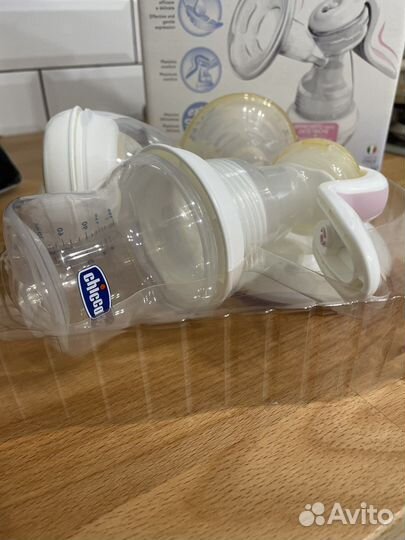 Молокоотсос ручной chicco с бутылочкой
