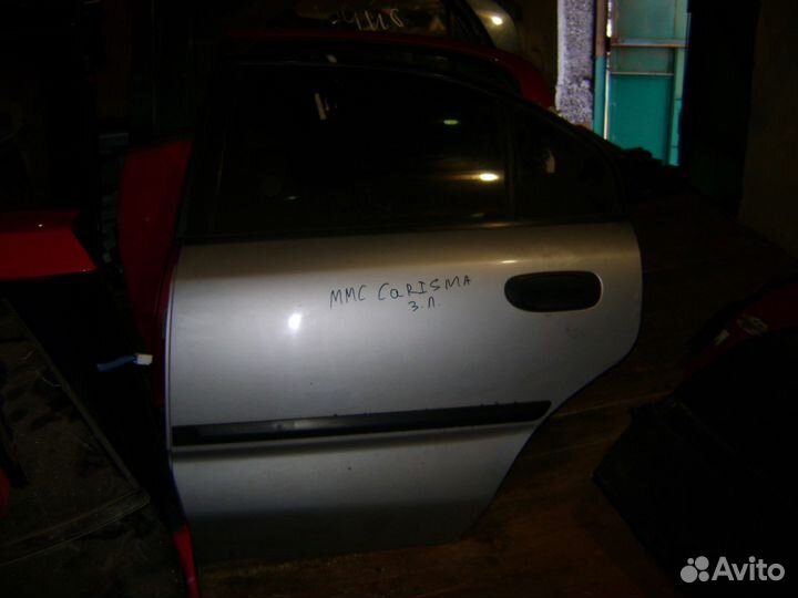 Дверь задняя левая Mitsubishi Carisma
