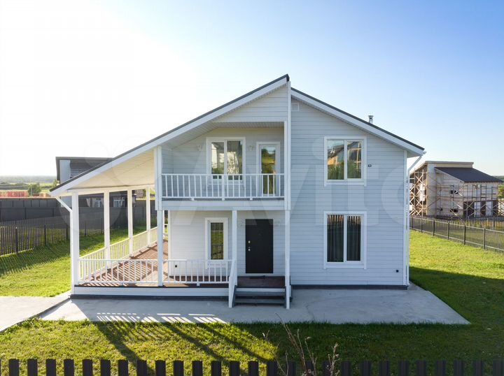 Дом 196 м² на участке 7,5 сот.