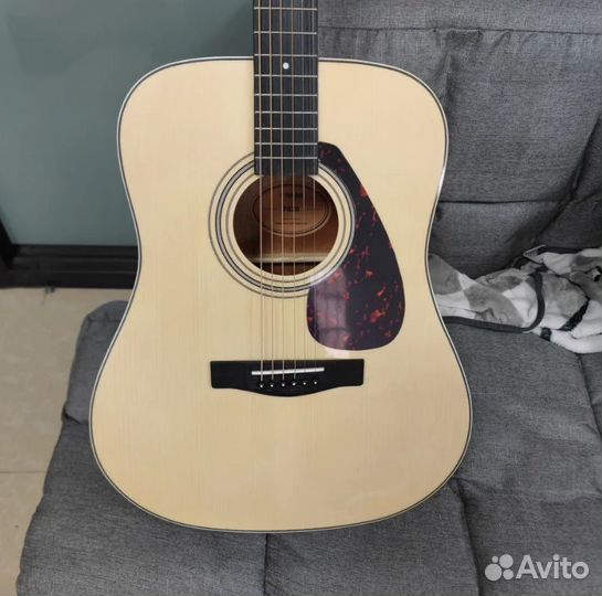Акустическая гитара Yamaha F620