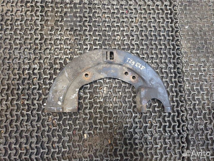 Кожух тормозного диска Mercedes 814, 1994