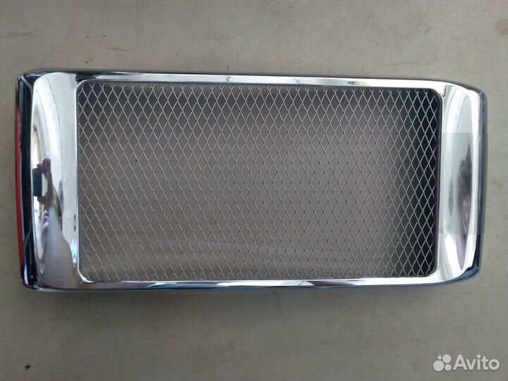 Накладка на радиатор Triumph Thunderbird Storm