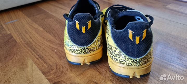 Бутсы футбольные сороконожки детские