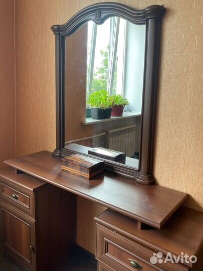 Спальный гарнитур