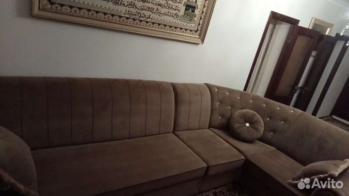 Диван углавой