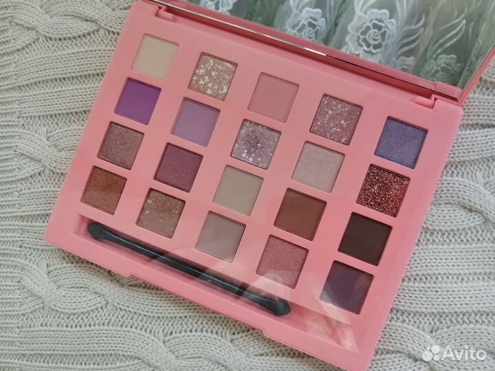 Палитра теней для век 