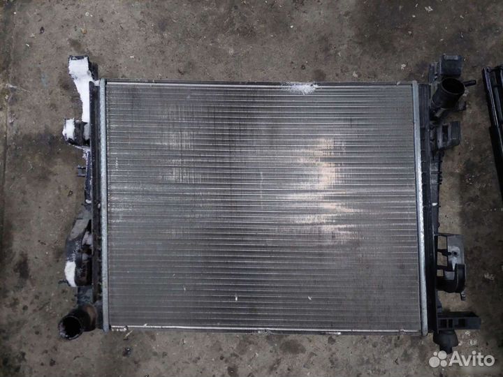 Радиатор охлаждения Renault Logan Sandero