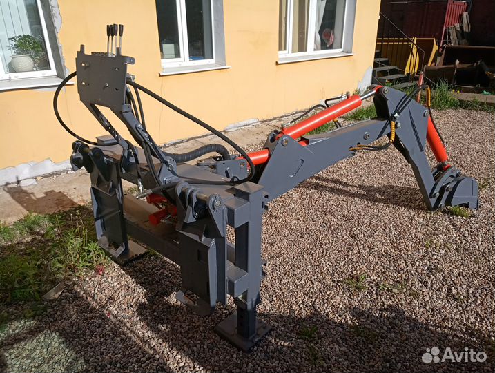 Навесной экскаватор для мини-погрузчика
