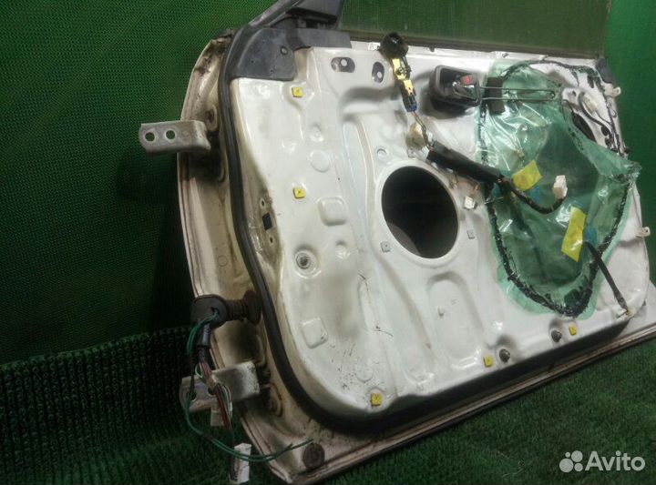 Дверь передняя правая Toyota Mark 2 GX100 1GFE