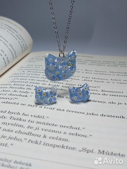 Набор кулон и серьги из эпоксидной смолы