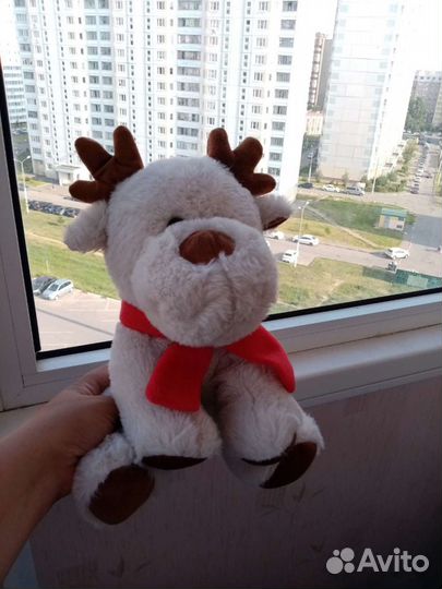 Плюшевый олень
