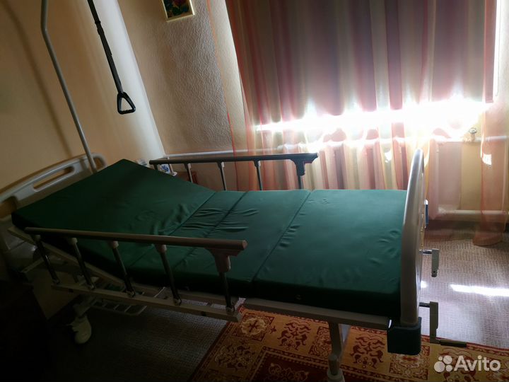 Медицинская кровать для лежачих больных