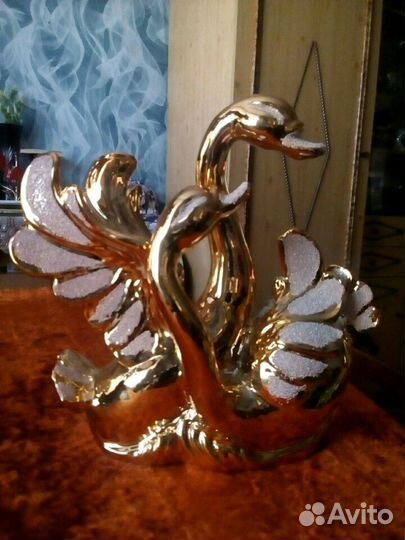 Статуэтка лебеди